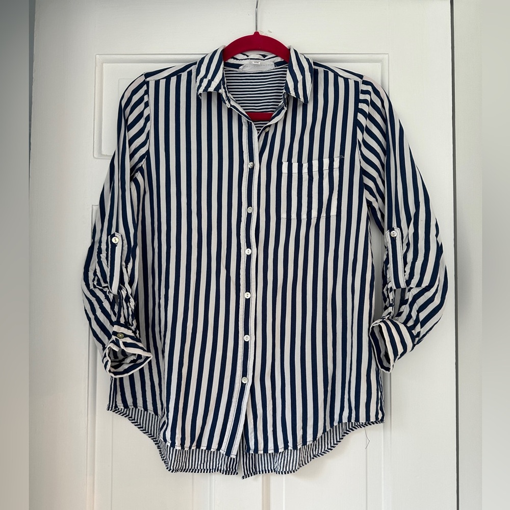 Jane and Delancey Navy Blue and White Striped Button Down Top in Size Small